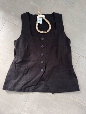 LOFT Black Sleeveless Button-Front Vest